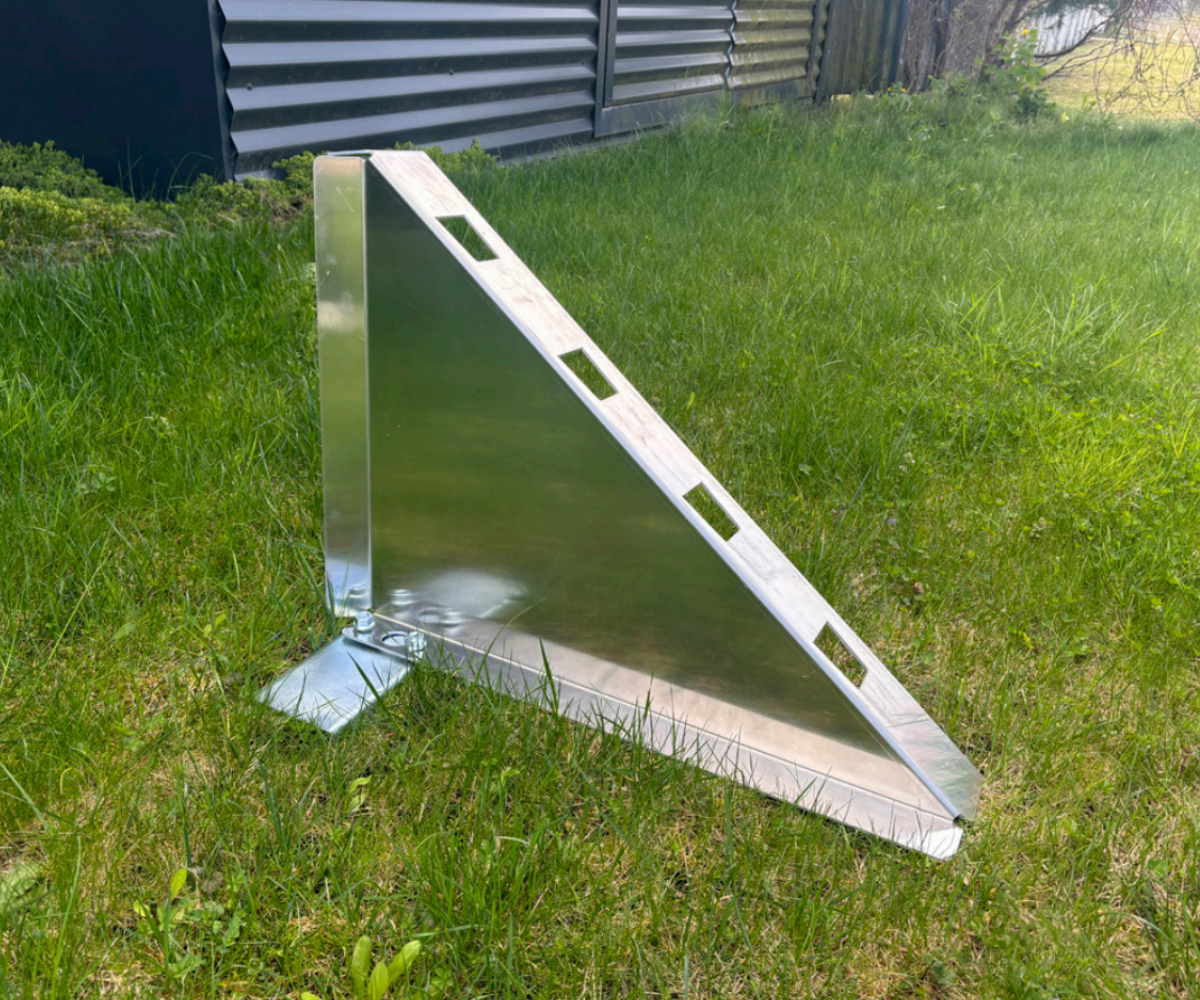 FLOOM 500 mobilt översvämningsskydd vattenflödesstyrning tidvattenavledning översvämningsskydd kraftigt regn ingen underjordisk struktur lätt transporterbar olika terräng kostnadseffektiv lösning engångsinvestering återanvändbar ingen ekologisk avfallshantering sandsäcksersättning låg förvaringskostnad fot och stående ben stabilitet terränganpassning modulär vattenbarriär kommuner räddningstjänst industri lager hög kapacitet snabb insats maximal vattenhöjd 500 mm barriä