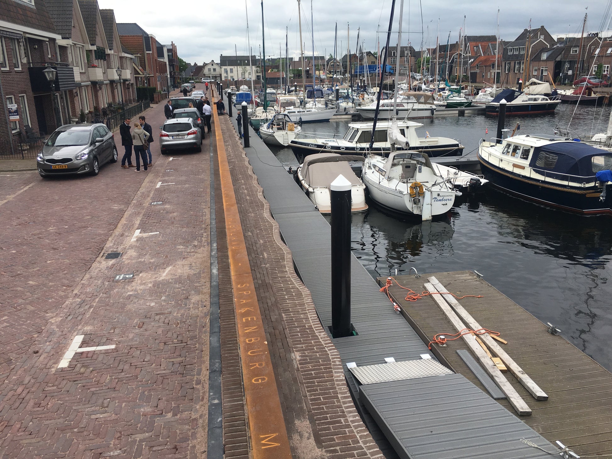 passiv betongkassetten SCFB betongkassett för översvämningsbarriär gjutas på plats betongkassett valfri längd flytande väggar översvämningsbarriär byggs på plats ingen tung transport anpassade ritningar betongkassett vägledande stolpar riktning av barriär SCFB-barriärer kompatibel betongkassett Hyflo lösning platsgjuten betongkassett modulär översvämningsbarriär betongfundament för vattenbarriär skräddarsydd betongkassett översvämningsskydd betonglösning för barriärer anpassningsbar betongkassett för SCFB-s